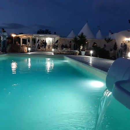 オストゥーニ Il Trullo Di Heidiヴィラ エクステリア 写真