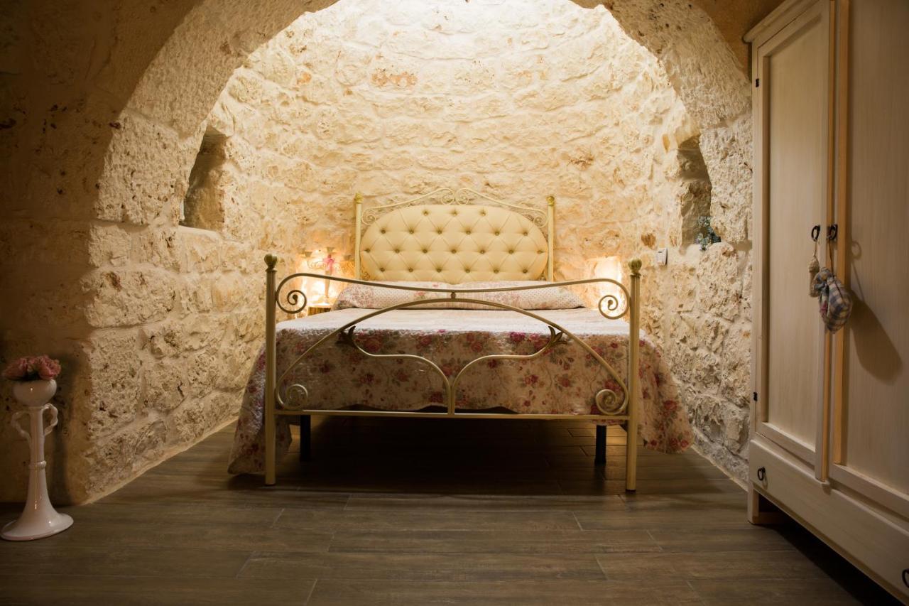 オストゥーニ Il Trullo Di Heidiヴィラ エクステリア 写真