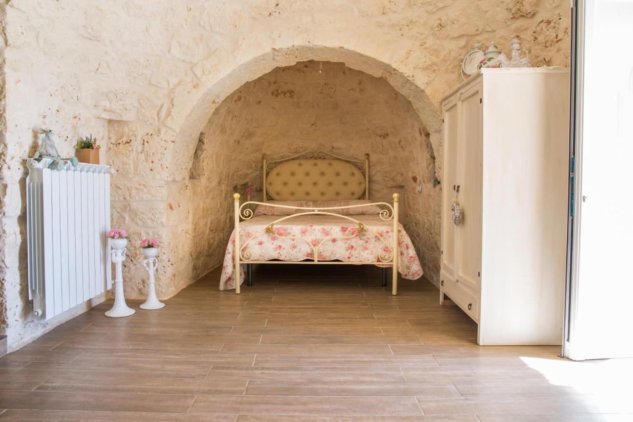 オストゥーニ Il Trullo Di Heidiヴィラ エクステリア 写真