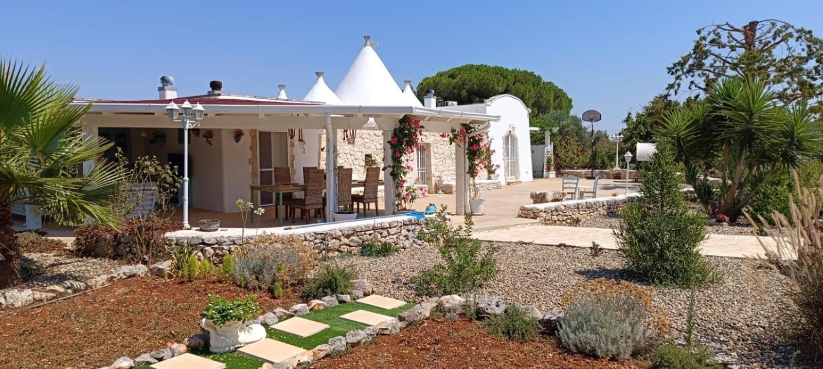 オストゥーニ Il Trullo Di Heidiヴィラ エクステリア 写真
